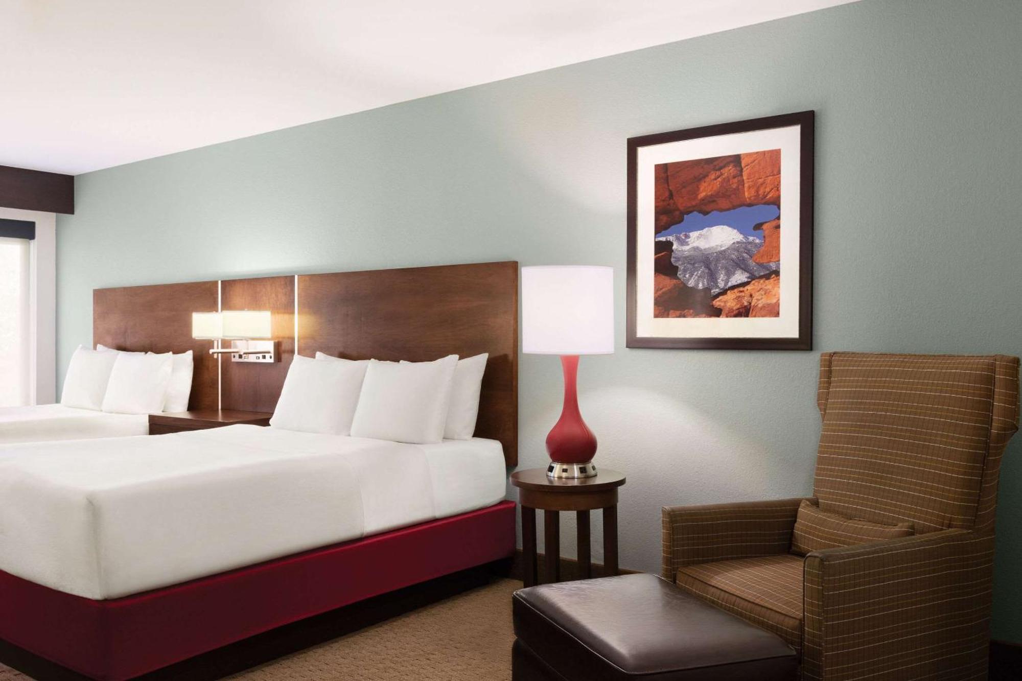 Radisson Hotel Colorado Springs Airport Exterior photo